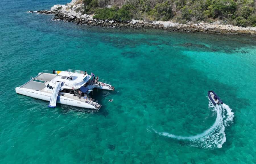 Pattaya: 3 Islands Day Tour on Catamaran with Buffet Lunch - Koh Phai, the beach and swimming stop