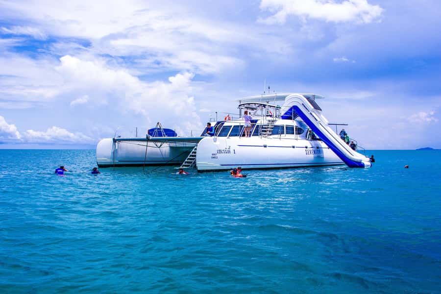 Pattaya: Exclusive 3-Island Catamaran Tour with Buffet Lunch - The return cruise and the boat atmosphere