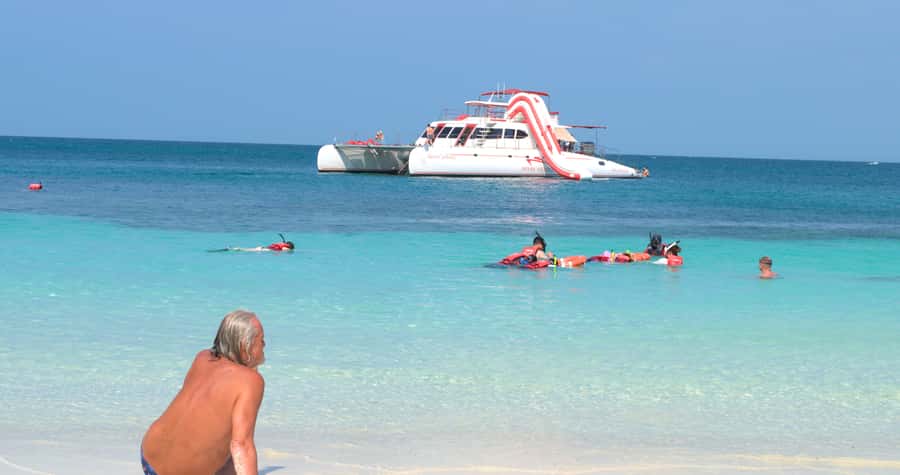 Pattaya: Full-Day 2 Islands Yacht Trip with Lunch and Sunset - The sunset return is more than a transfer