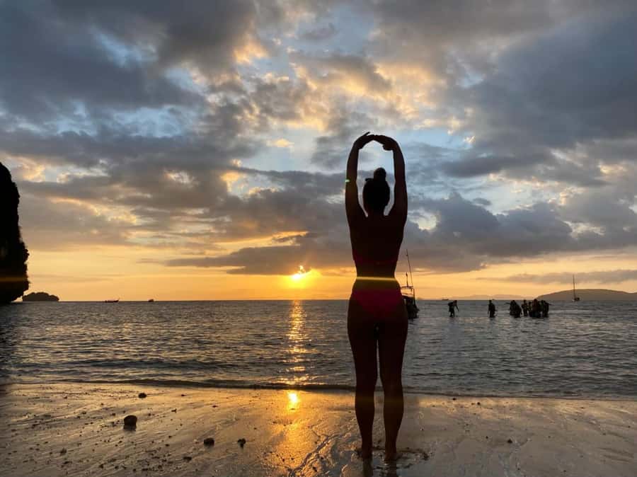 Phi Phi & 4 Islands sunset tour plus bioluminescent plankton - Ko Poda brings the BBQ and sunset
