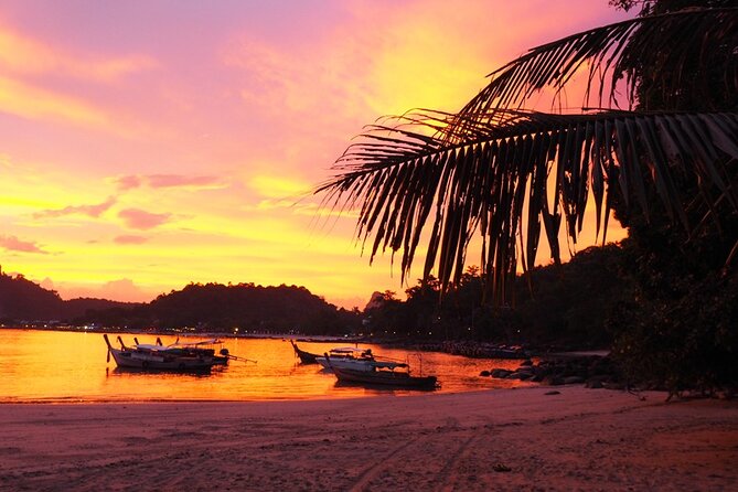 Phi Phi 4 Islands Sunset Tour with Bioluminescent Plankton - Poda Island adds dinner at sunset