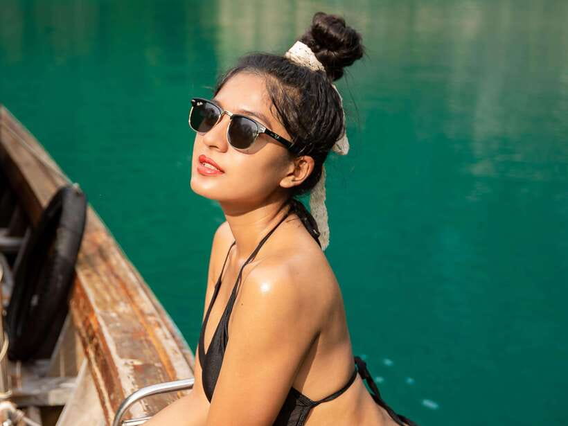 Phi Phi: 7 Island Day Tour by Longtail Boat - Bamboo Island and the long return toward sunset