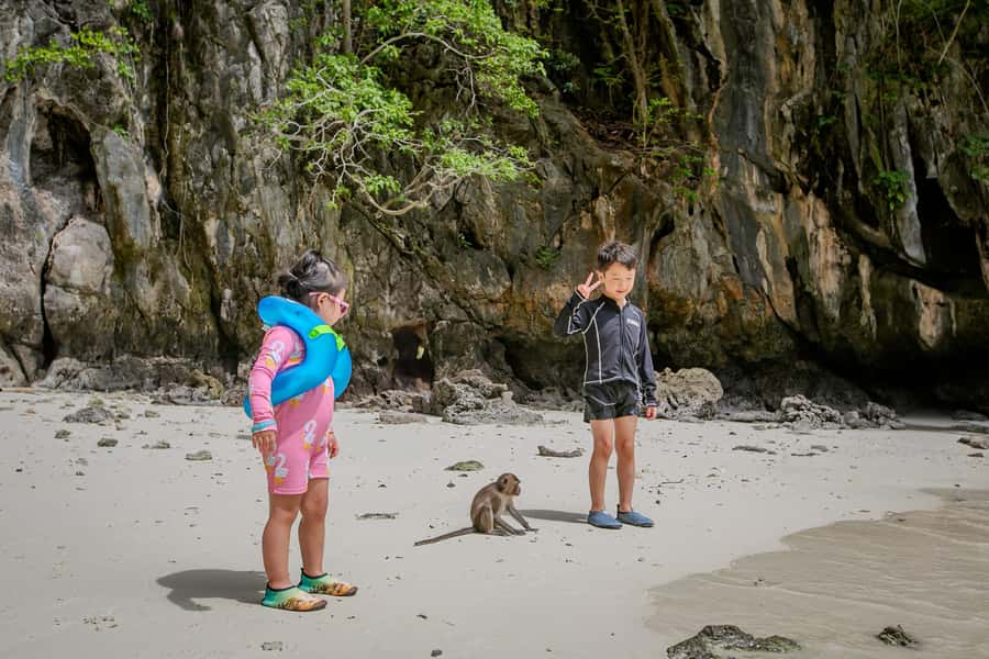 Phi Phi: 7 Islands Speed Boat Tour with Sunset and Plankton - Loh Samah Bay and the walk to Maya Bay