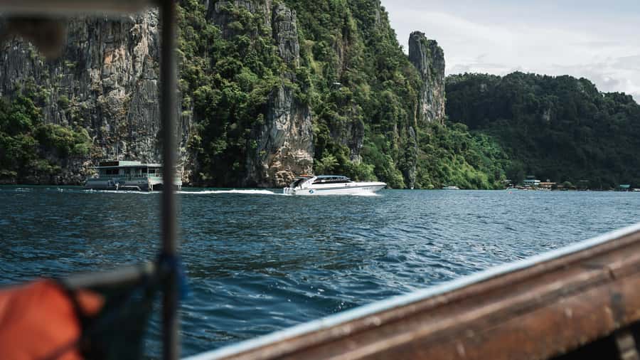 Phi Phi: Exclusive Full Day Longtail Boat to 7 Islands - Pileh Lagoon is the best swimming stop