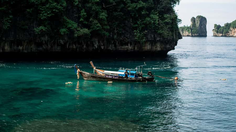 Phi Phi: Exclusive Full Day Longtail Boat to 7 Islands - Sunset departures and weather limits