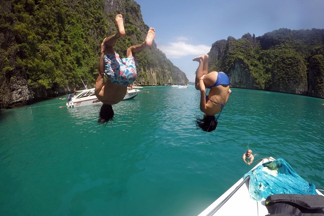 Phi Phi Islands Day Tour Bamboo and Maya Bay with Lunch By Speedboat - What the speedboat format adds