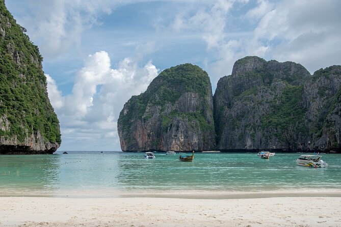 Phi Phi - Khai/Bamboo Islands Tour with Lunch by Speed Catamaran - Phi Phi Leh and the Maya Bay moment