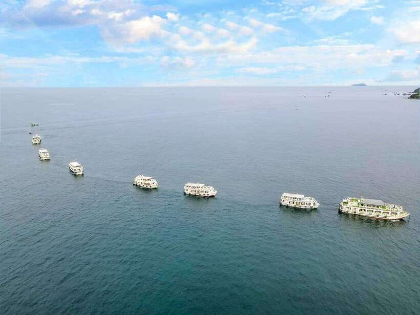 Phu Quoc: 3 Islands Trip Snorkeling by Speed Boat - The optional sea walker near Thom Island