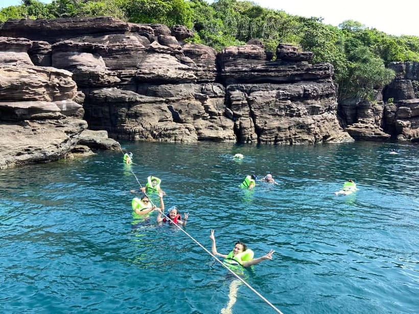 Phu Quoc: 4 Islands By Speedboat & Cable Car Trip - Getting started in Duong Dong at 8:15