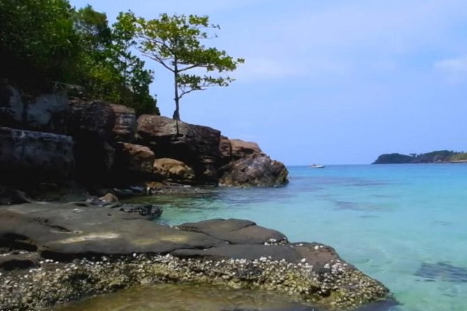 Phu Quoc full day with Cable Car and 3 islands - A morning at An Thoi Port and three island stops