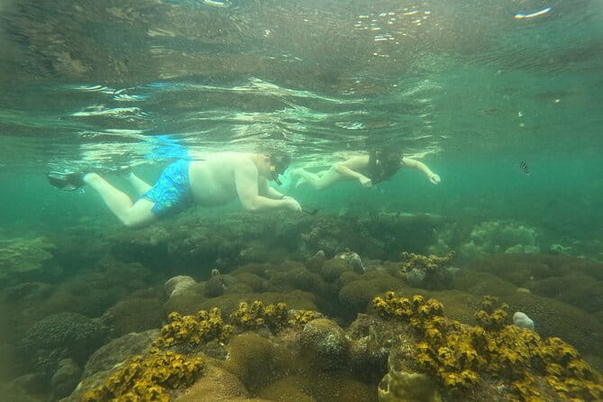 Phu Quoc: Snorkeling and Island Hopping By Speedboat with Lunch - May Rut Island: beach time and the photo stop