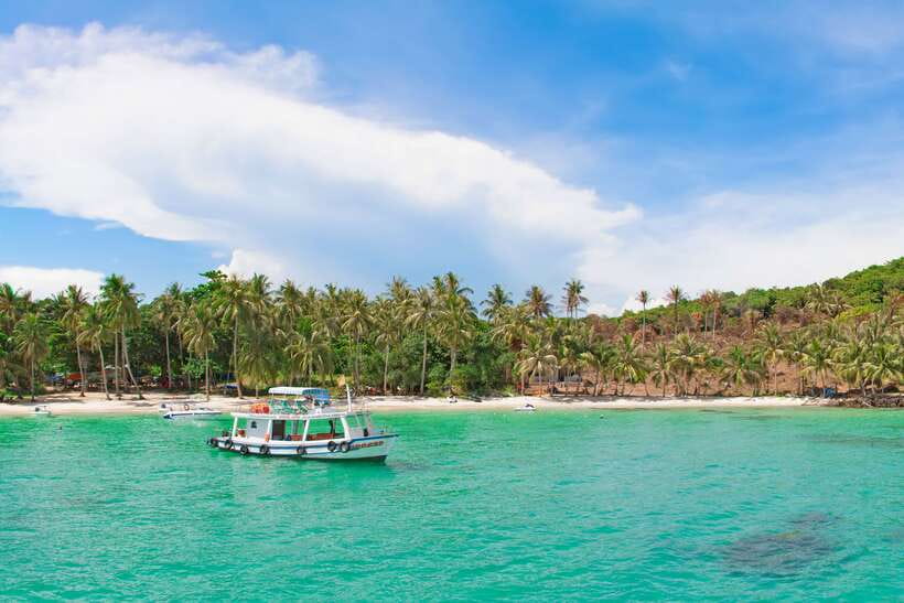 PHU QUOC TRIP 2: 2 ISLANDS BY BOAT - Fishing first, with simple local equipment