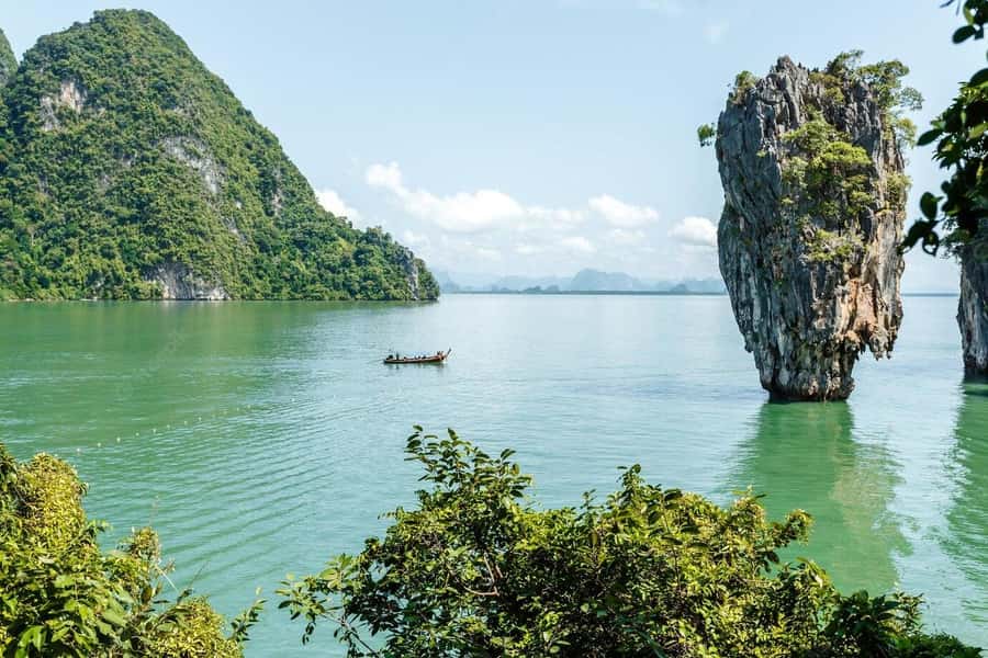 Phuket: James Bond 5 Islands Speedboat Tour with Lunch - Panak Island and the Ice Cream Cave
