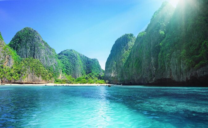 Phuket: Phi Phi and Bamboo Islands Day Trip with Buffet Lunch - Key points at a glance