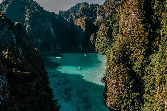 Phuket: Phi Phi and Bamboo Islands Day Trip with Buffet Lunch - Lunch at Phi Phi Don