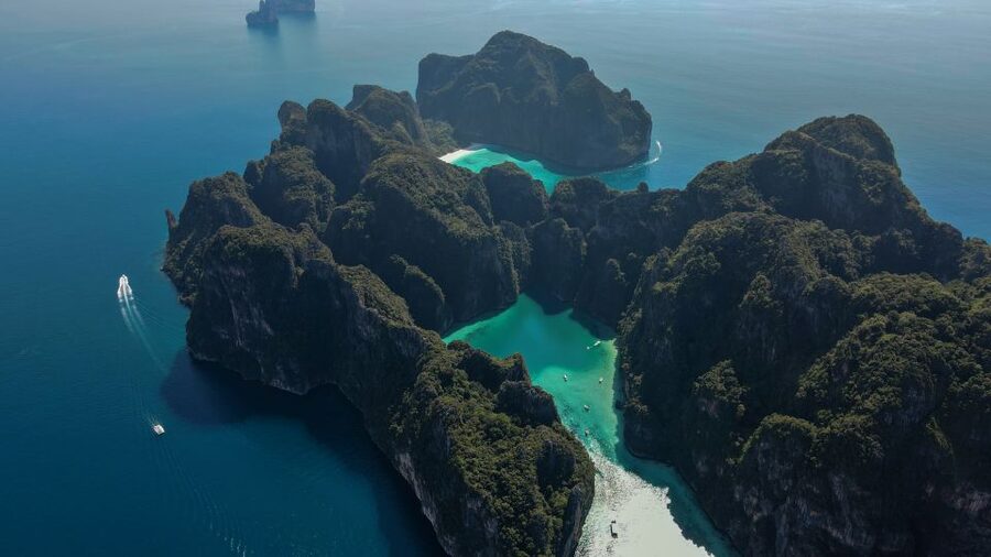 Phuket: Phi Phi Islands Day-Trip by Speed Catamaran - Maya Bay delivers the famous finale