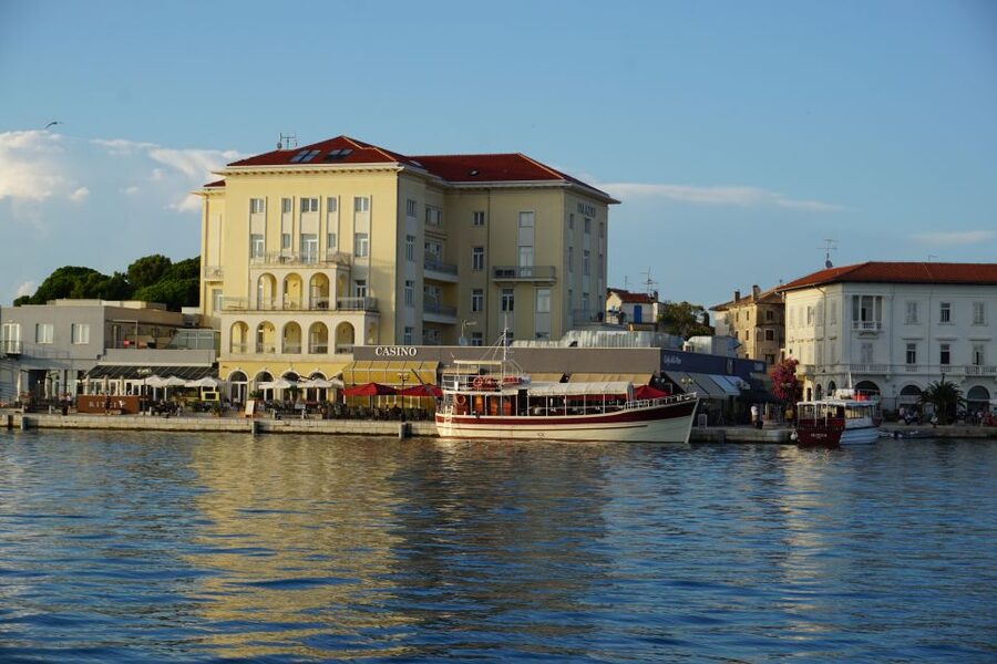 Poreč: Panoramic Morning Cruise Among 20 Islands with Drinks - Setting Out from Poreč Port on the Fjera