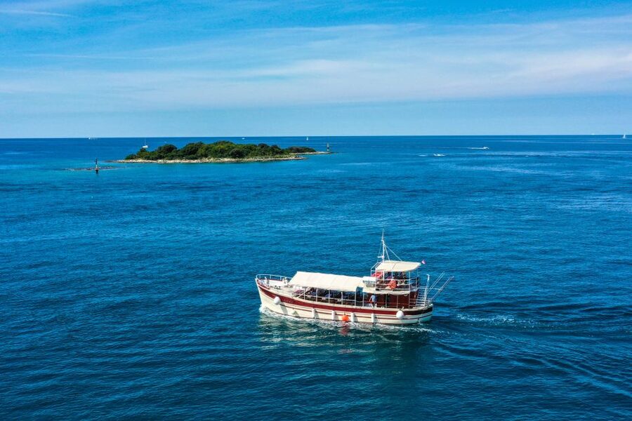 Poreč: Panoramic Morning Cruise Among 20 Islands with Drinks - Should You Book the Fjera Morning Cruise?