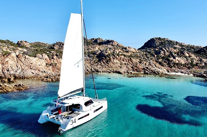 PREMIUM catamaran excursion archipelago of La Maddalena - Meeting in Palau and preparing well