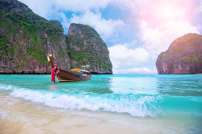 Premium Phi Phi Islands tour by Explera DMC - Lunch on Phi Phi Don