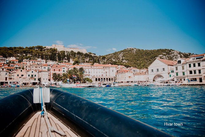 Private 3 islands Tour With Speed boat to Hvar and Pakleni islands from Trogir - Milna: a quiet first coffee on Brač