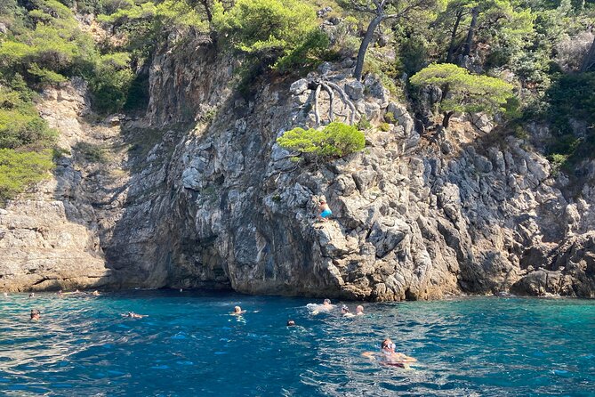 Private Boat Tour Dubrovnik and Elaphiti Islands - Swimming into the Blue Cave on Koločep