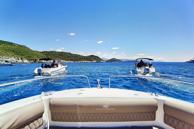 Private boat Tour - Dubrovnik Old Town and Elaphite islands - Drinks, seating, and the family setup