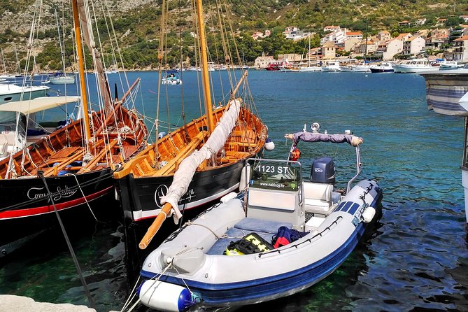 Private boat tour to Blue Lagoon & 4 Islands - Vela Rina: a natural cove for swimming