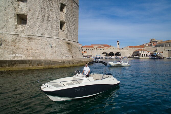 Private boat tour to Elafiti islands and south part of Mljet 8h. ALL INCLUDED - Leaving Dubrovnik with the city walls behind you