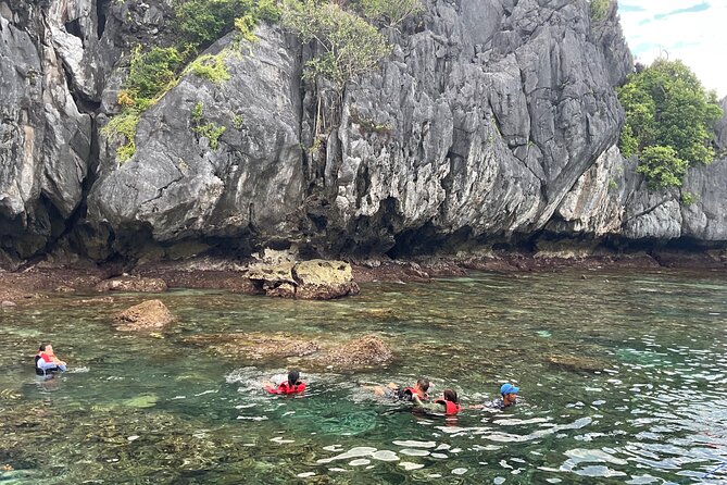 Private El Nido Tour A Island Hopping - Starting at Dayo Cafe in El Nido