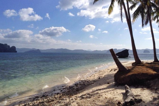 Private El Nido Tour B Island Hopping - Pinagbuyutan Island: the postcard beach stop