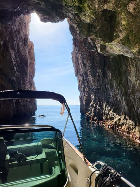 Private Elaphiti Islands Tailor-Made Boat Tour-All Inclusive - Swimming in clear water with the right gear