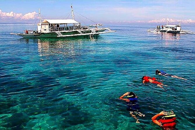 Private Island Hopping in Nasuluan, Hiltotongan and Caohngan - Caohagan Island for lunch and a slower pace