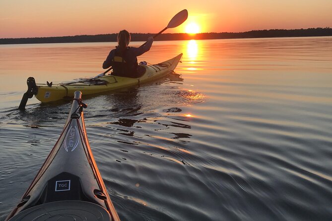 PRIVATE Sunset Kayaking in Stockholm Archipelago Nature Reserve - Choosing the right kayak for your group