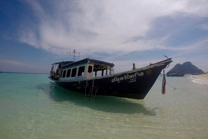 Private Tour to Hong Islands & 4 Islands with Sunset & Night Snorkel - Guides, captains, and the human side of the day