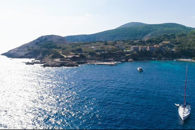 Private VIP Blue Lagoon and 3 Islands Tour - A private day on the water from Split