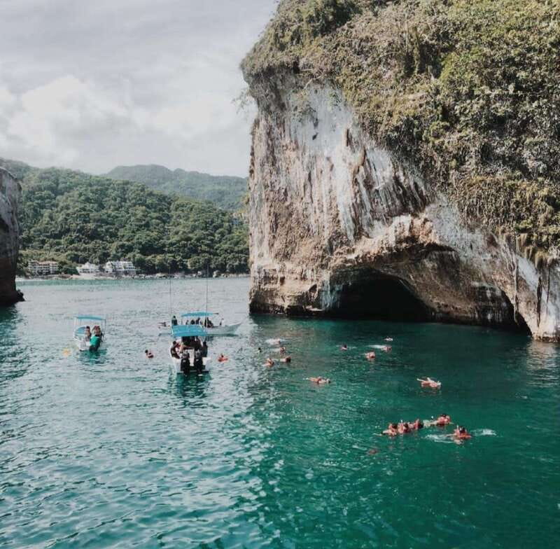 Puerto Vallarta: Los Arcos Islands Boat Tour and Snorkeling - Water temperature, equipment, and what to pack