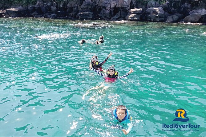 RED RIVER TOUR (Share group): DISCOVERY 3 ISLANDS BY BOAT - Gam Ghi at 11:00 a.m. for snorkeling