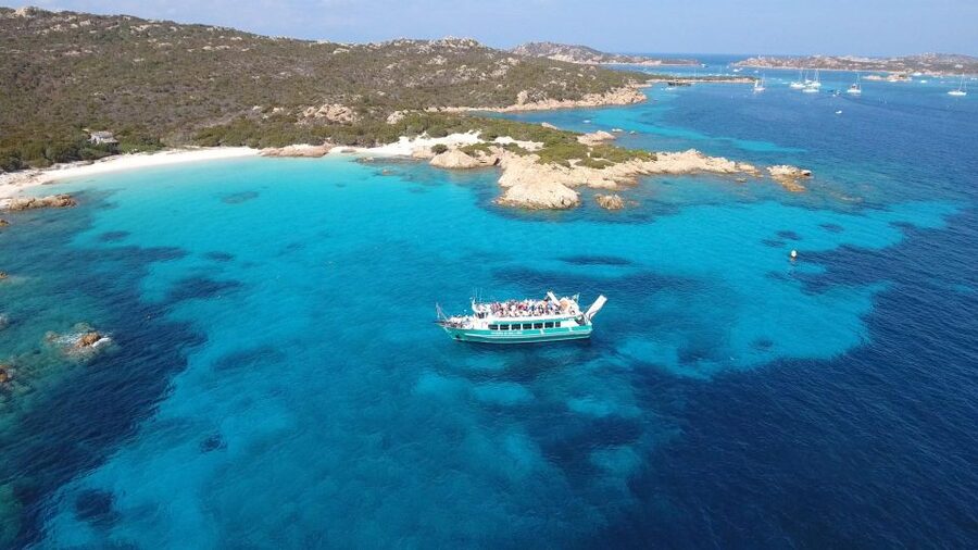 Riviera di Gallura_Excursions La Maddalena Archipelago - Crew, languages, and the pace of the day