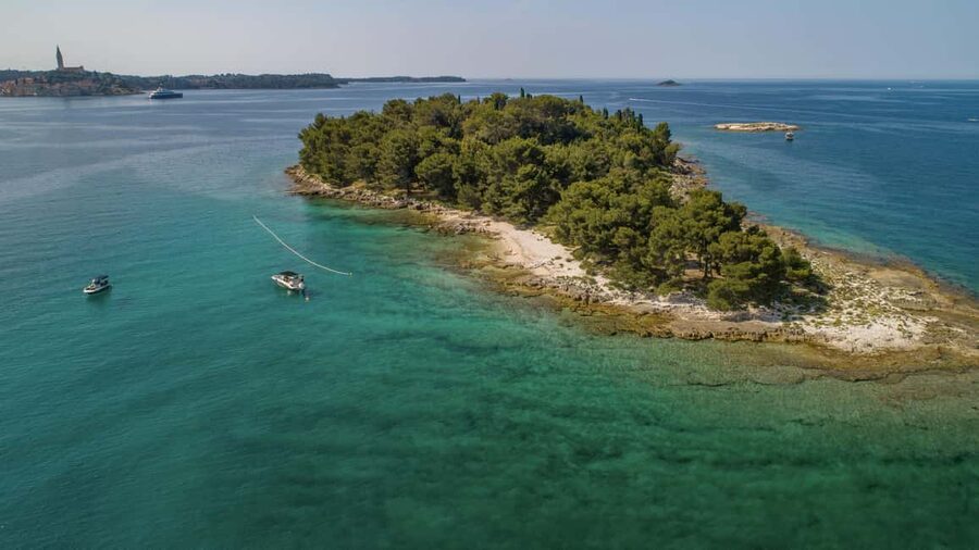 Rovinj: Luxury Island Hopping with Swimming & Snorkeling - Why a small boat makes such a difference
