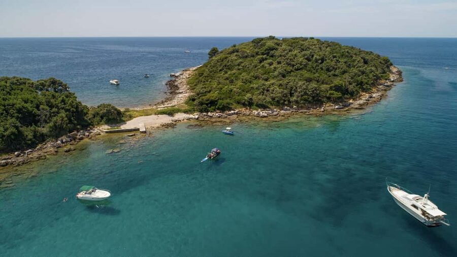 Rovinj: Luxury Island Hopping with Swimming & Snorkeling - Returning with Rovinj’s old town in view