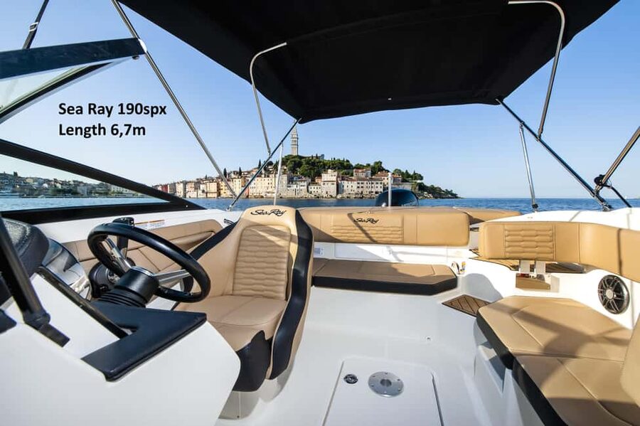 Rovinj: Rovinj Archipelago and South Coves Speedboat Tour - St. Ivan lighthouse and rocky-bottom snorkeling