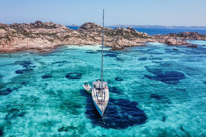 Sailing boat tour in the La Maddalena archipelago - Key points to know before you sail
