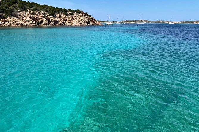 Sailing boat tour in the Maddalena Archipelago - Boat size, comfort, and the question of crowding