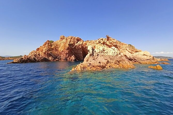 San Teodoro: Mini Tour of the Tavolara Archipelago - Molara’s natural pools are the star stop
