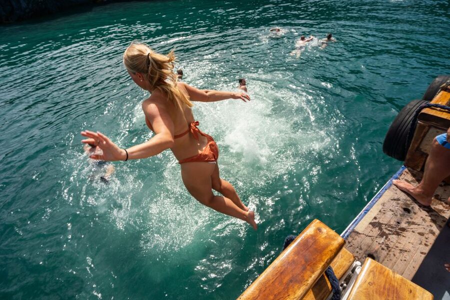 Santorini: Volcanic Islands Cruise with Hot Springs Visit - What This Santorini Cruise Is Really Like