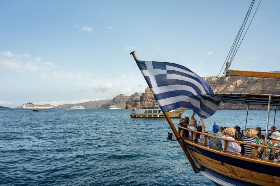 Santorini: Volcanic Islands Cruise with Hot Springs Visit - Adding Oia Sunset Time