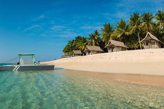 Siargao Island Hopping & land Tour - Two coconut stops, two different photo opportunities