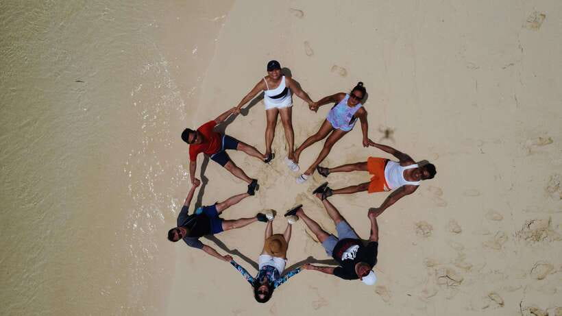 SIARGAO TRI-island DAKU/NAKED/GUYAM free drone/lunch - Starting in General Luna and reaching the boat