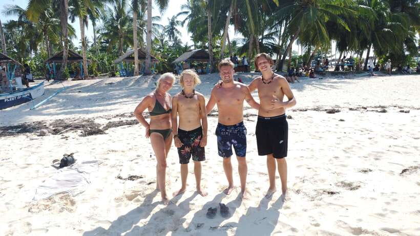 Siargao:Tri Island Hopping Naked Island, Daku, Guyam w/Lunch - The island-hopping essentials